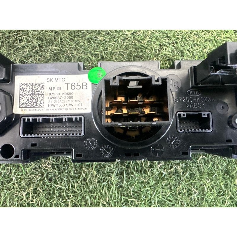 Панель управления климат-контролем (электрика / блоки управления) KIA Soul 3 2022 2.0 97250K0650WK