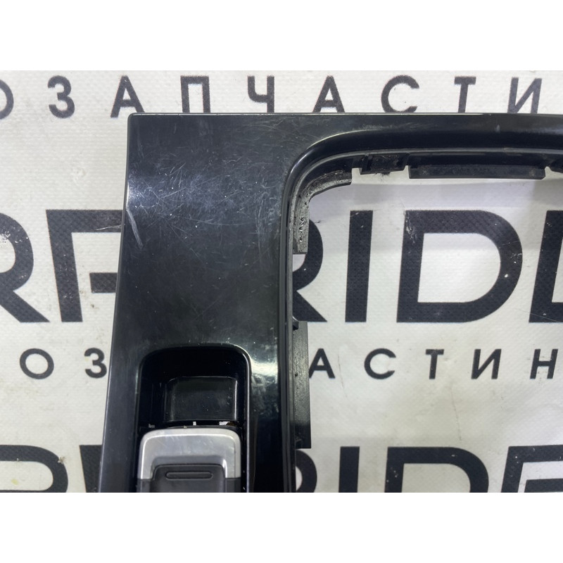 Декоративная накладка центральной консоли (салон) Volkswagen Touareg NF 2012 3.0 TDI 7P1863212A041