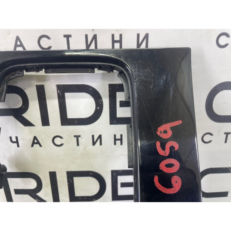 Декоративная накладка центральной консоли (салон) Volkswagen Touareg NF 2012 3.0 TDI 7P1863212A041
