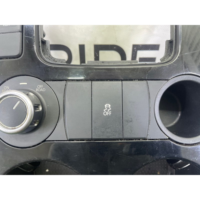 Декоративная накладка центральной консоли (салон) Volkswagen Touareg NF 2012 3.0 TDI 7P1863212A041