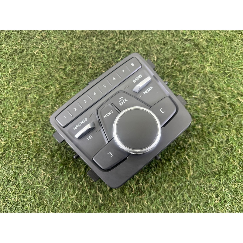 Панель управления мультимедиа (электрика / блоки управления) AUDI A4 B9 2018 2.0 DBPA 8W0919614N