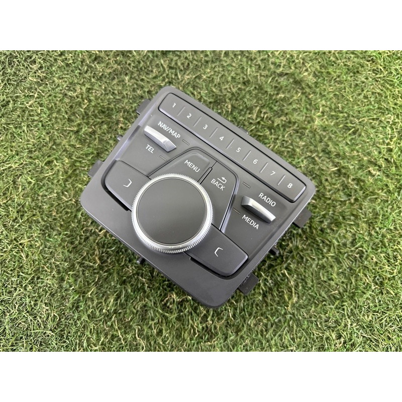 Панель управления мультимедиа (электрика / блоки управления) AUDI A4 B9 2018 2.0 DBPA 8W0919614N