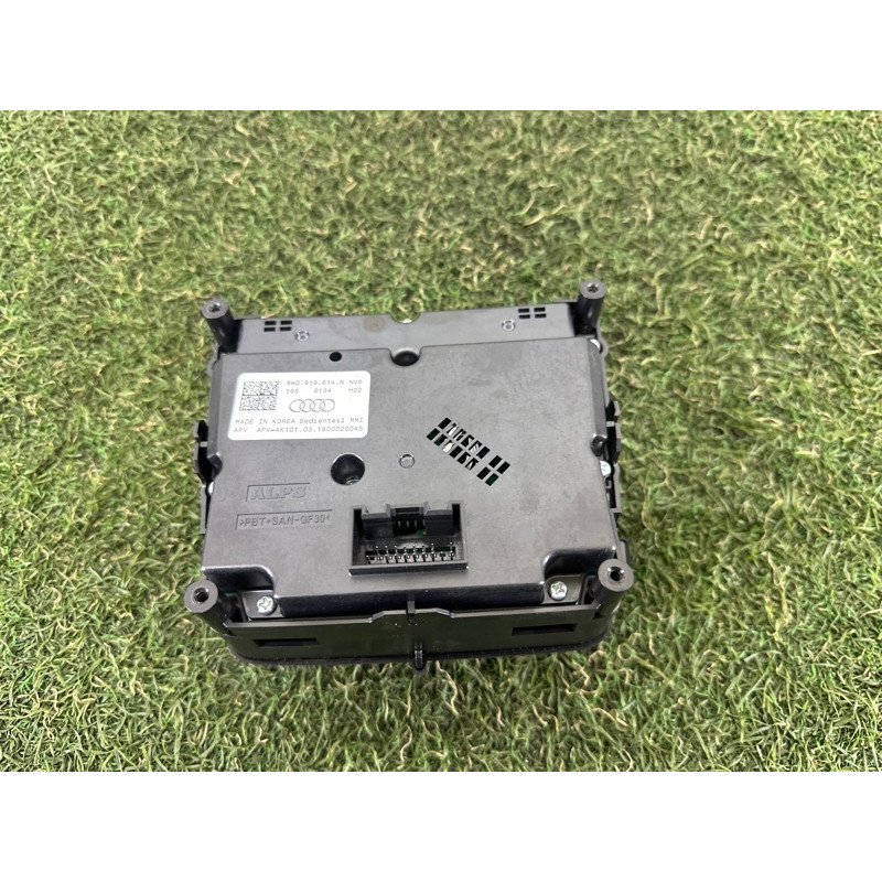 Панель управления мультимедиа (электрика / блоки управления) AUDI A4 B9 2018 2.0 DBPA 8W0919614N