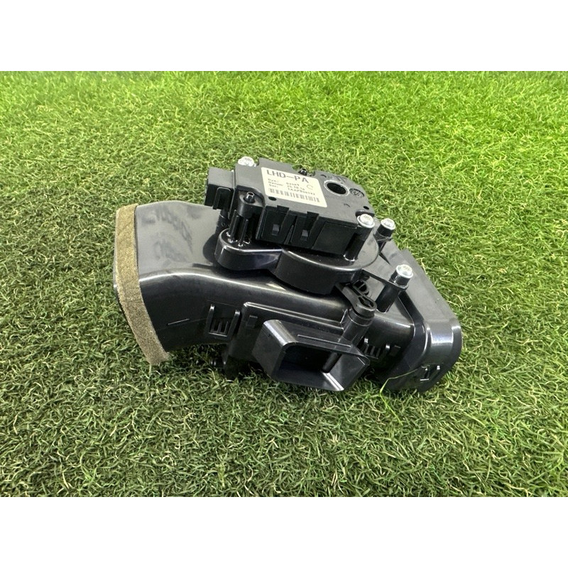 Дефлектор воздуховода (салон) AUDI A8 D4 2011 4.2 CDRA 4H1819354A