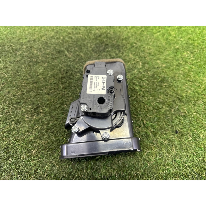 Дефлектор воздуховода (салон) AUDI A8 D4 2011 4.2 CDRA 4H1819354A