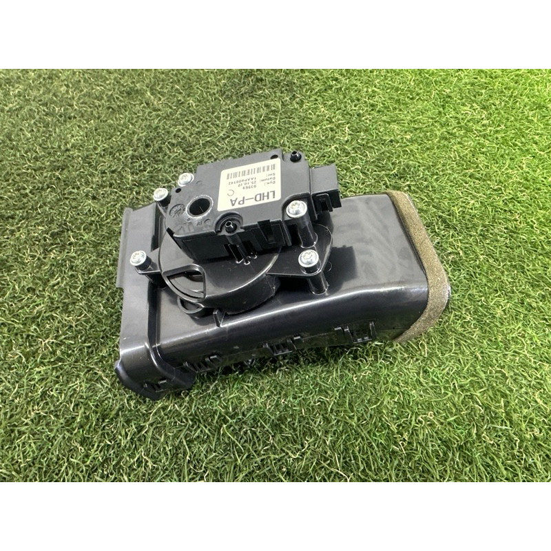 Дефлектор воздуховода (салон) AUDI A8 D4 2011 4.2 CDRA 4H1819354A