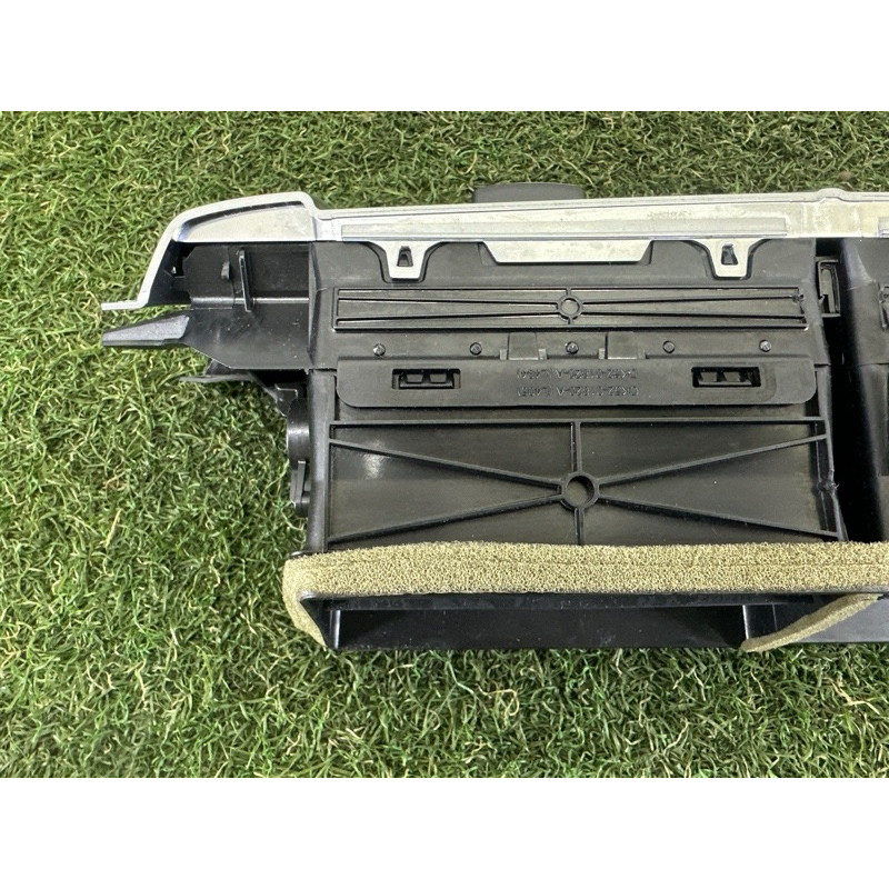 Воздуховод центральный (салон) LAND ROVER RANGE ROVER Sport L494 2016 3.0 Diesel LR044683