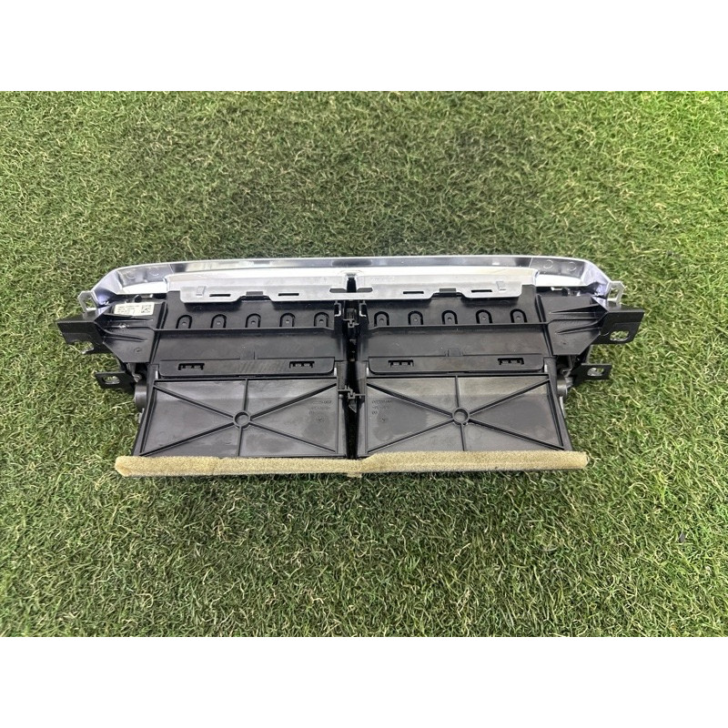 Воздуховод центральный (салон) LAND ROVER RANGE ROVER Sport L494 2016 3.0 Diesel LR044683