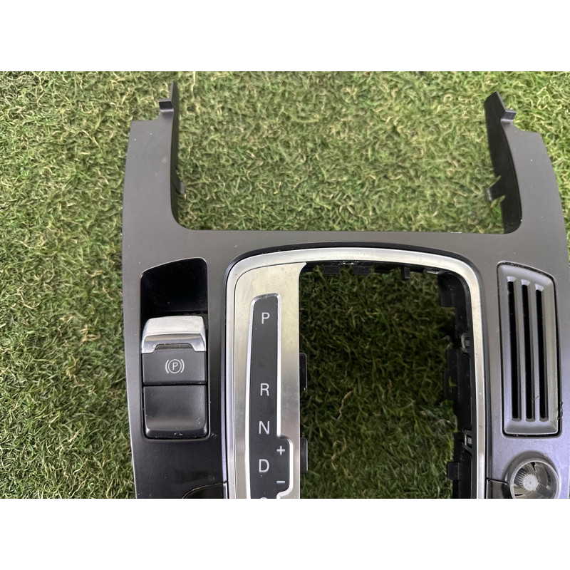 Панель управления мультимедиа (электрика / блоки управления) AUDI Q5 8R 2010 3.2 CALB 8T0919609FWFX