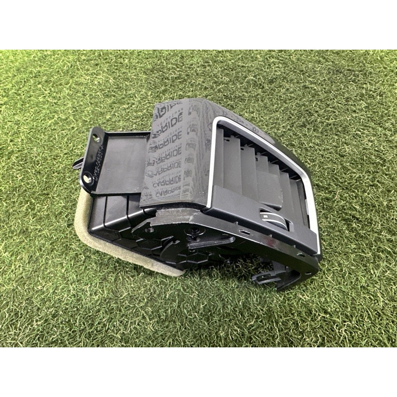 Дефлектор воздуховода (салон) LAND ROVER RANGE ROVER Sport L494 2016 3.0 Diesel LR084736