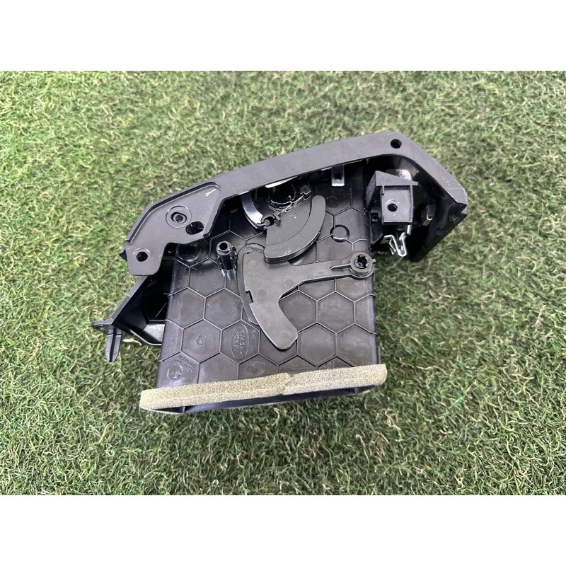 Дефлектор воздуховода (салон) LAND ROVER RANGE ROVER Sport L494 2016 3.0 Diesel LR084736