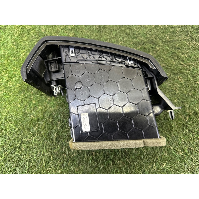 Дефлектор воздуховода (салон) LAND ROVER RANGE ROVER Sport L494 2016 3.0 Diesel LR084736