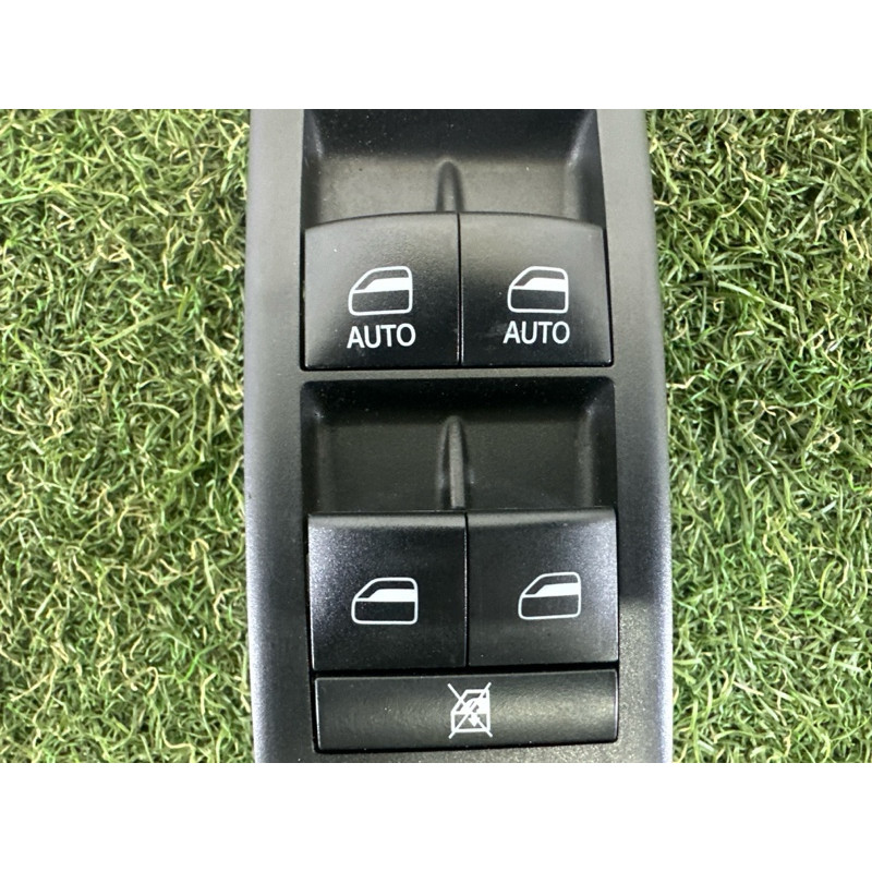 Блок кнопок стеклоподъемников (электрика / кнопки) Jeep Grand Cherokee WK2 2018 3.6 68319802AA