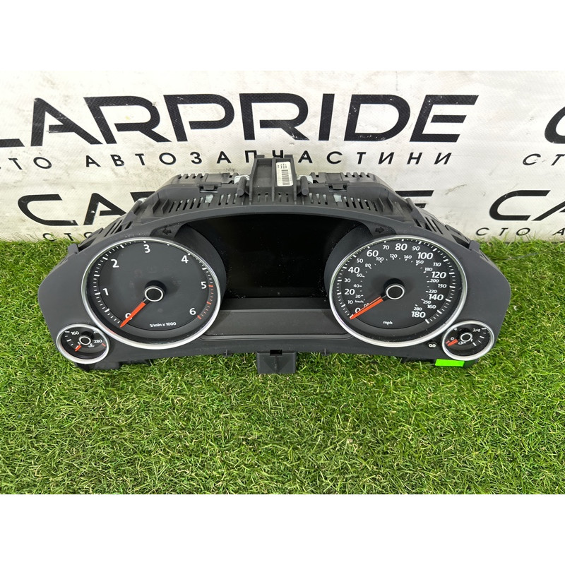 Панель приборов (салон) Volkswagen Touareg NF 2012 3.0 TDI 7P6920980N
