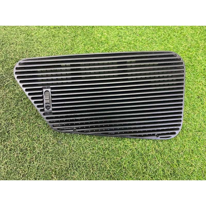 Решетка обдува лобового стекла (салон) BMW 5-series E34 1994 M43b18 64221384066