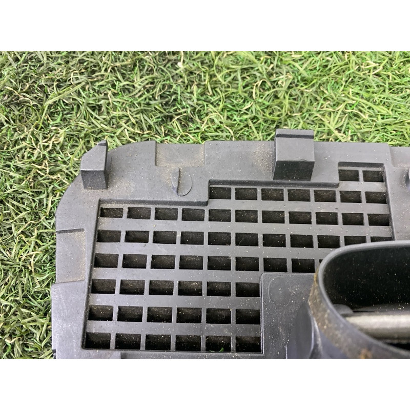 Решетка обдува лобового стекла (салон) BMW 5-series E34 1994 M43b18 64221384066