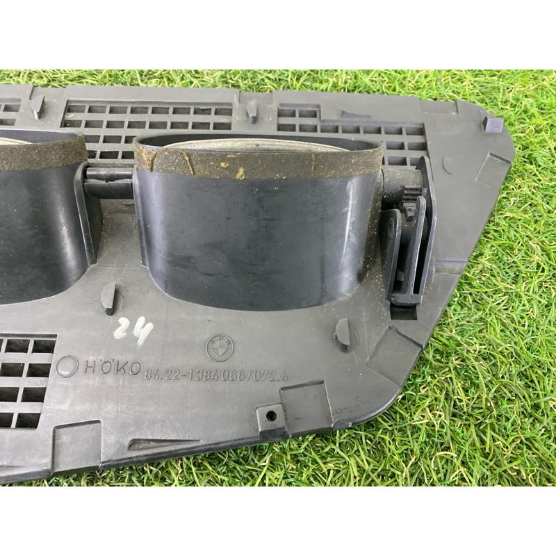 Решетка обдува лобового стекла (салон) BMW 5-series E34 1994 M43b18 64221384066