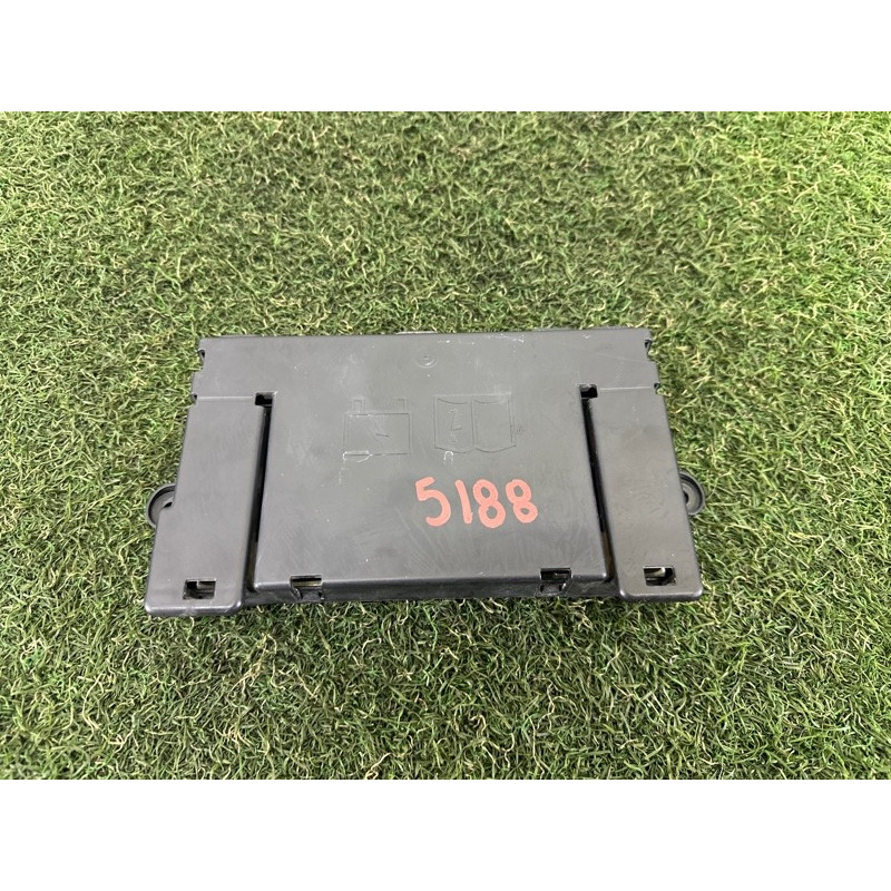 Блок предохранителей (электрика) LAND ROVER RANGE ROVER Sport L494 2016 3.0 Diesel LR069016