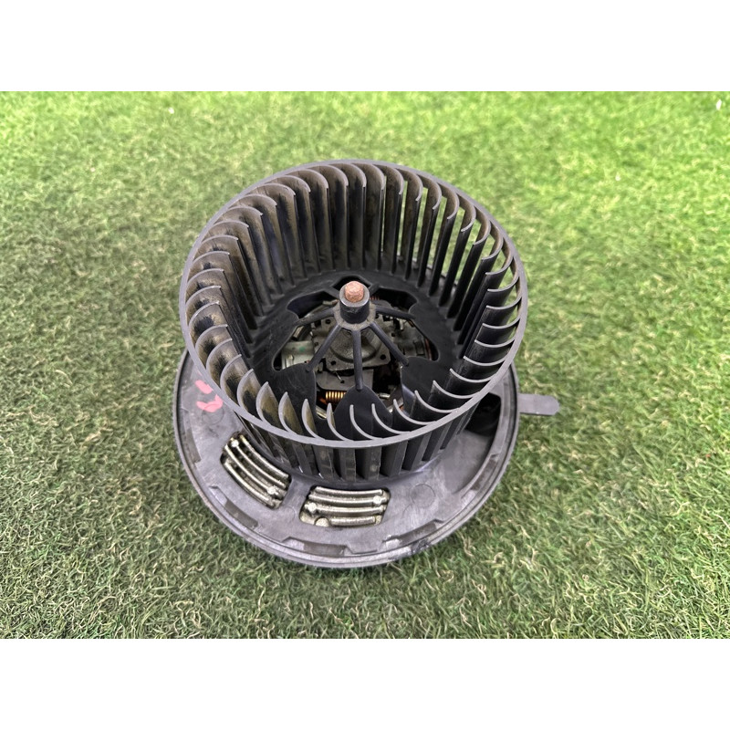 Мотор печки (отопление и кондиционирование) BMW X1 E84 2014 2.0 64119227670