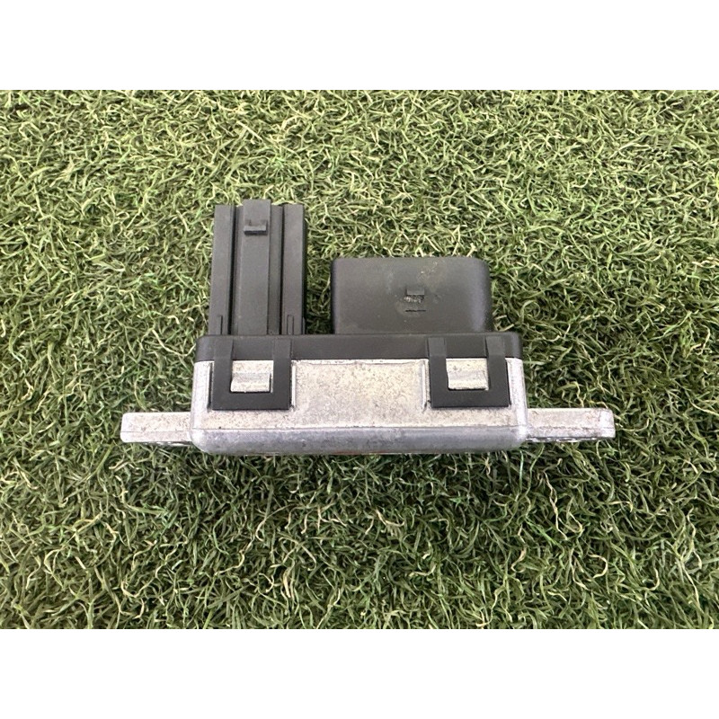 Реле свечей накала (электрика) LAND ROVER RANGE ROVER Sport L494 2016 3.0 Diesel LR084648