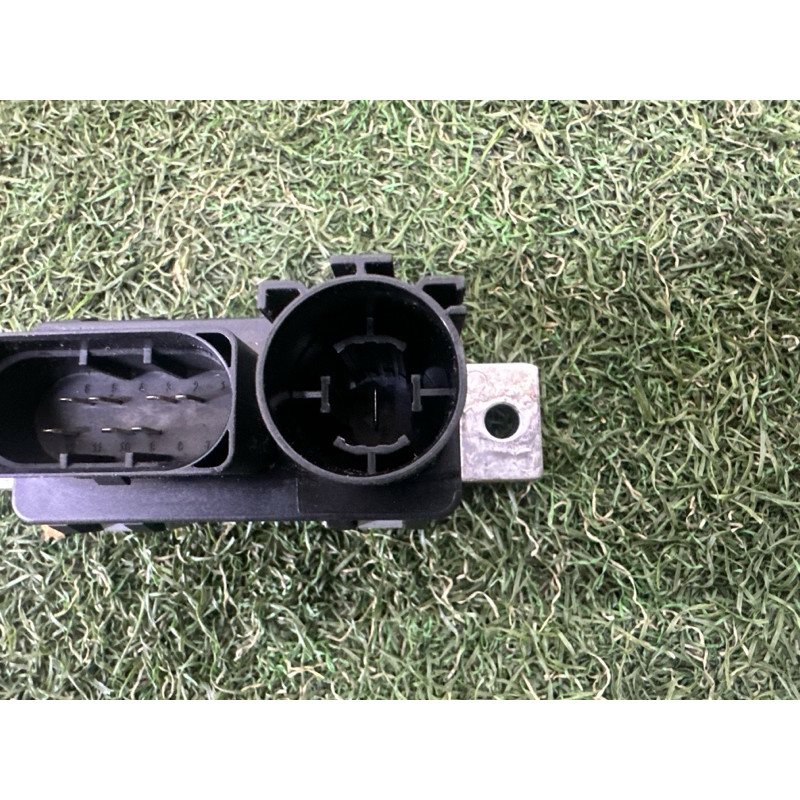 Реле свечей накала (электрика) LAND ROVER RANGE ROVER Sport L494 2016 3.0 Diesel LR084648