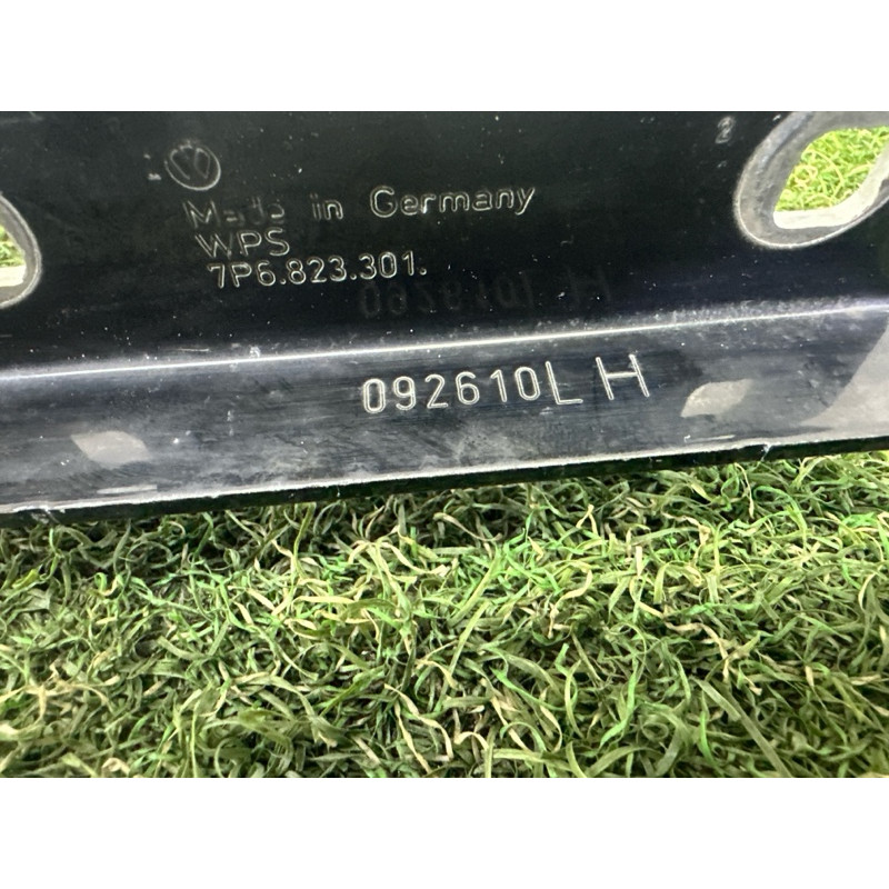 Петля капота (кузов і елементи) Volkswagen Touareg NF 2012 3.0 Hybrid CGFA 7P6823301