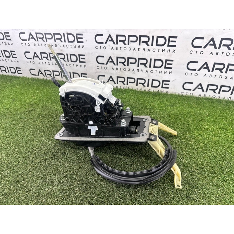 Селектор АКПП (трансмиссия) Volkswagen Touareg NF 2012 3.0 Hybrid CGFA 7P1713105
