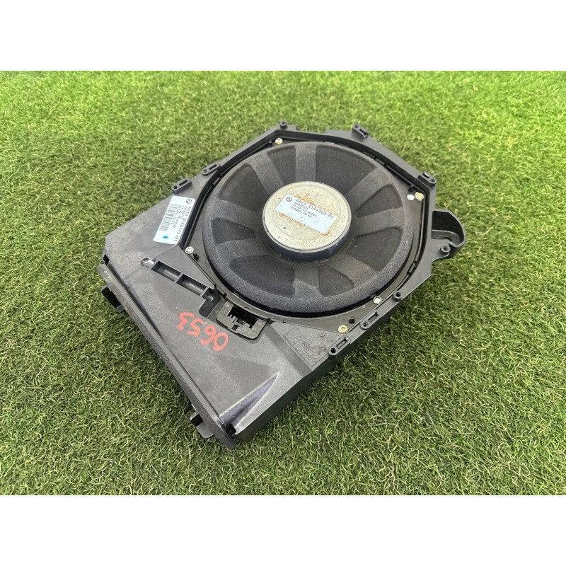 Сабвуфер (электрика) BMW X1 E84 2014 2.0 65139143143