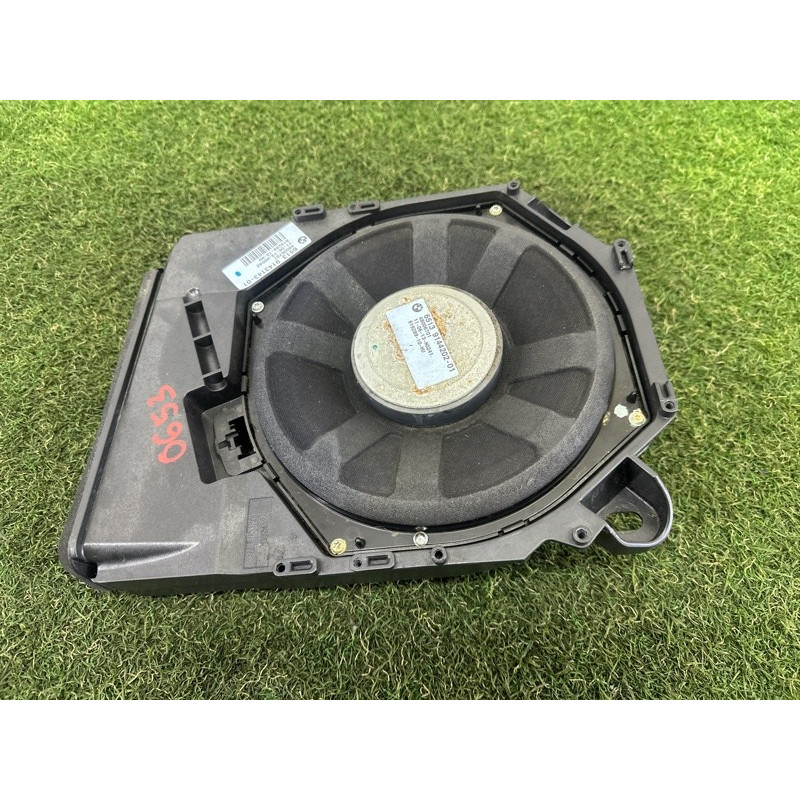 Сабвуфер (электрика) BMW X1 E84 2014 2.0 65139143143