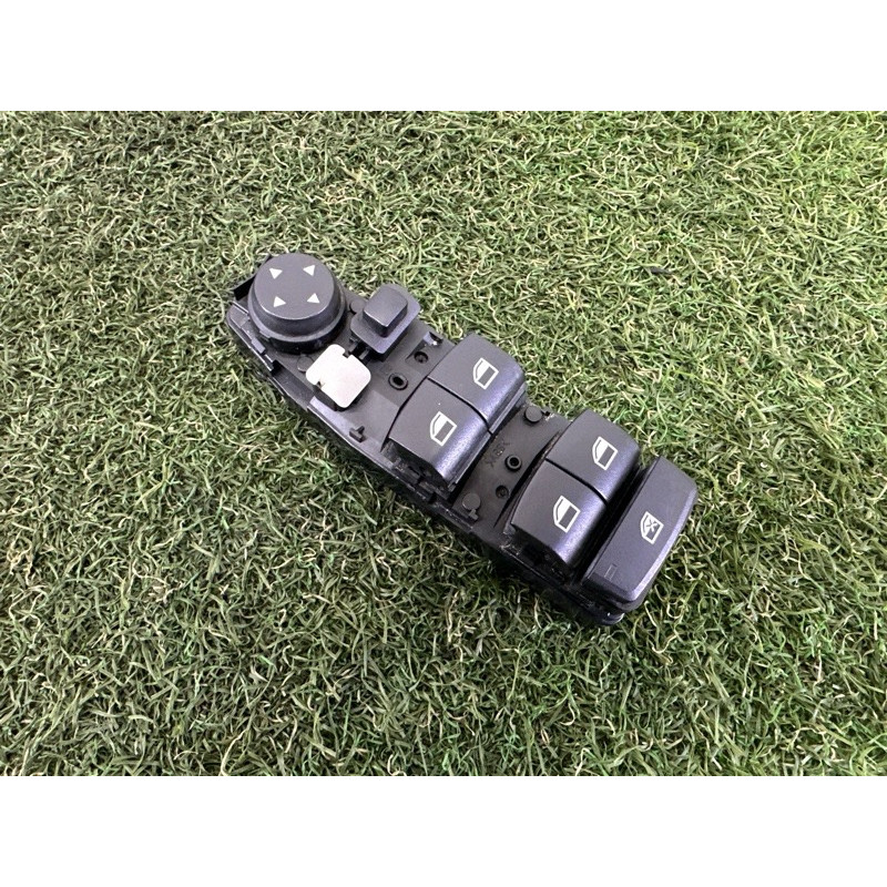 Блок кнопок склопідйомників (електрика / кнопки) BMW 3-series F30 2013 2.0 61319208108