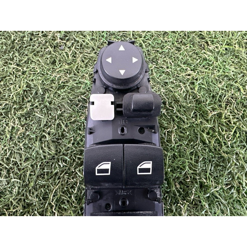 Блок кнопок склопідйомників (електрика / кнопки) BMW 3-series F30 2013 2.0 61319208108