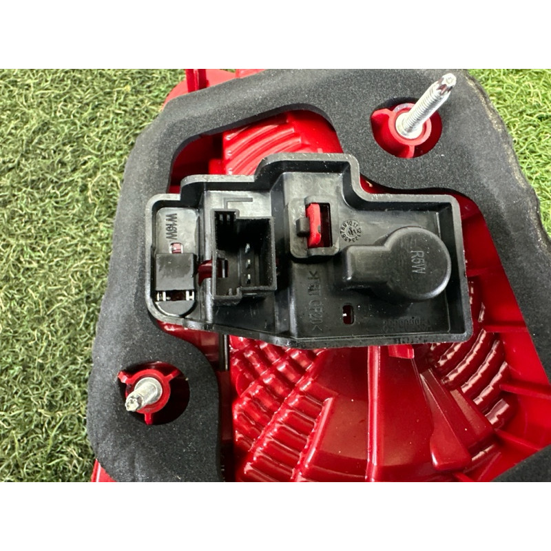 Задний фонарь (оптика) Volkswagen Touareg NF 2012 3.0 TDI 7P6945093C