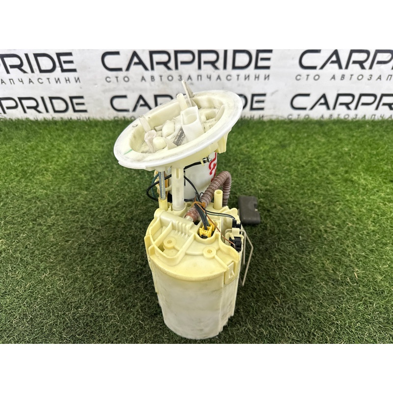 Топливный насос (топливная система) AUDI A4 B8 2010 2.0 CAEB 8K0919051G