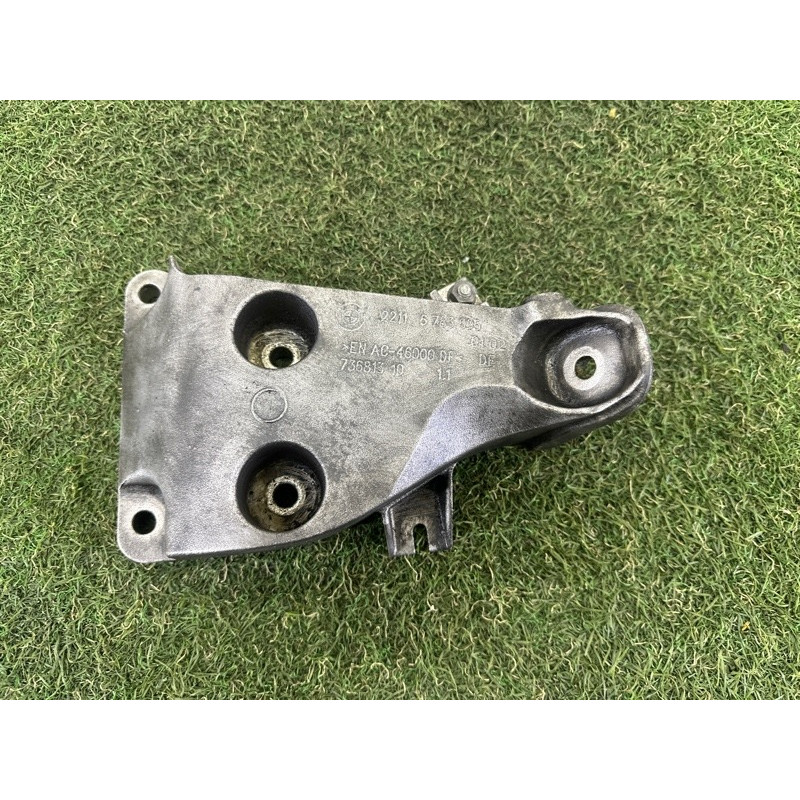 Кронштейн подушки двигателя (кронштейны двигателя) BMW X1 E84 2014 2.0 22116785695