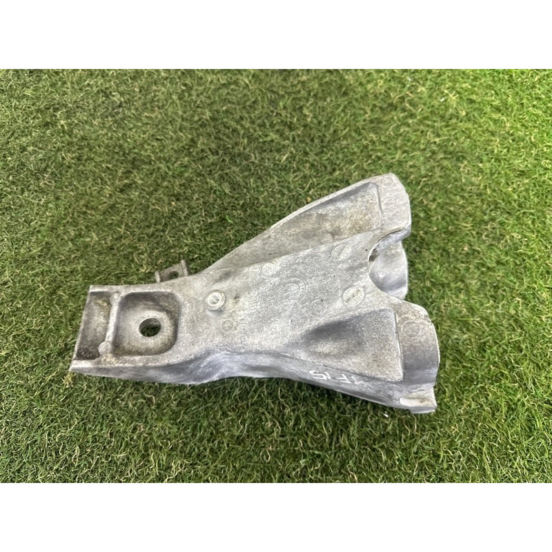 Кронштейн подушки двигателя (кронштейны двигателя) BMW X5 F15 2015 4.4 22116882035