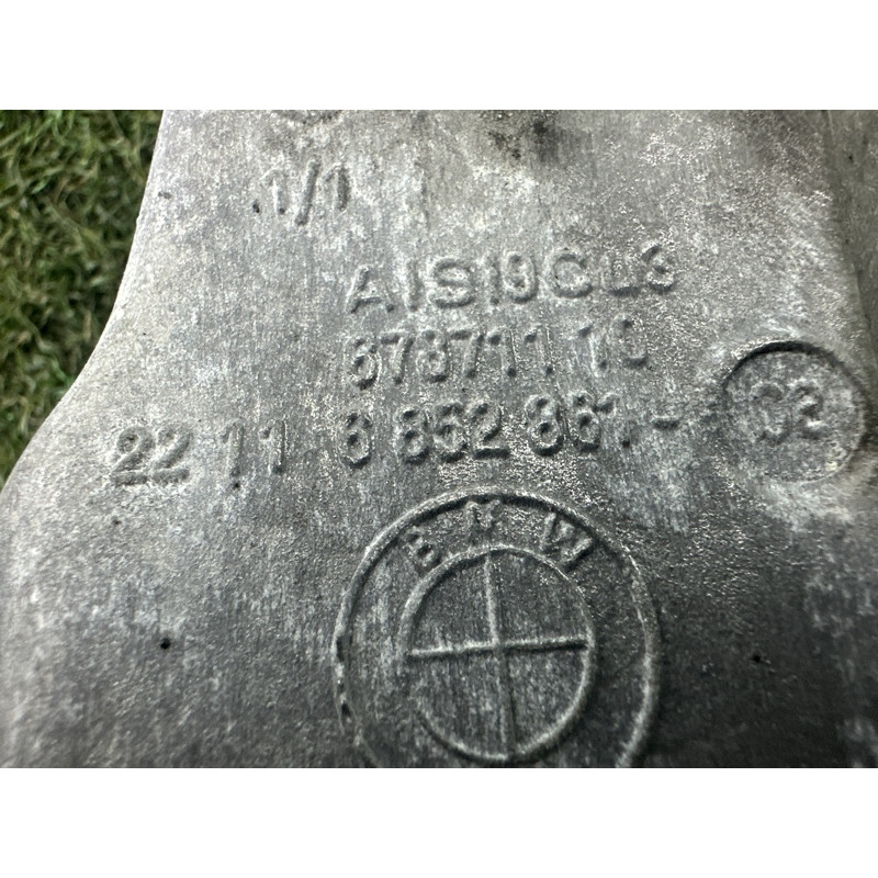 Кронштейн подушки двигателя (кронштейны двигателя) BMW X5 F15 2015 4.4 22116882035