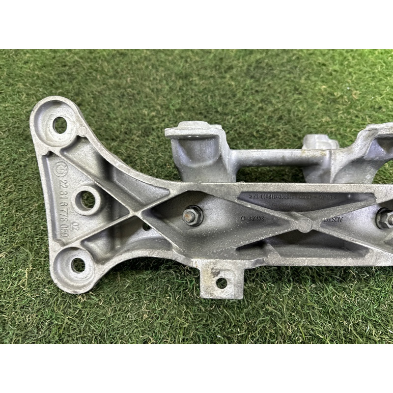 Траверса (трансмиссия) BMW X1 E84 2014 2.0 22316778059