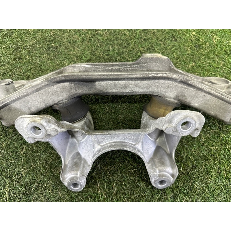 Траверса (трансмиссия) BMW X1 E84 2014 2.0 22316778059