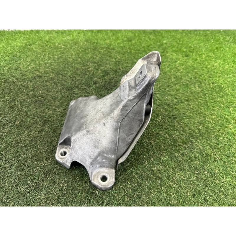 Кронштейн подушки двигателя (кронштейны двигателя) BMW X1 E84 2014 2.0 22116785698