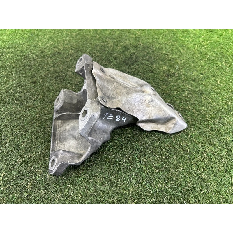 Кронштейн подушки двигателя (кронштейны двигателя) BMW X1 E84 2014 2.0 22116785698