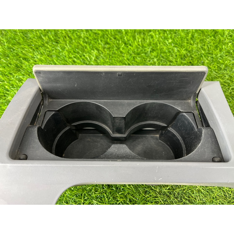 Підстаканник (салон) Mazda 6 GG 2004 2.0 RF5 gj6a64361