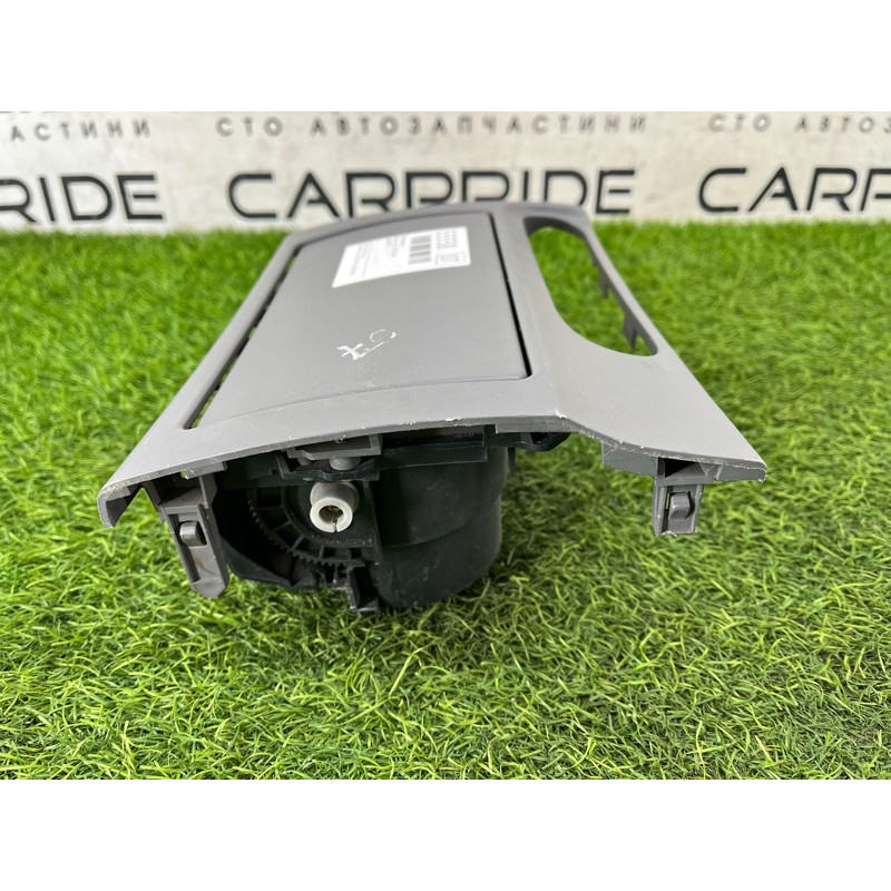 Підстаканник (салон) Mazda 6 GG 2004 2.0 RF5 gj6a64361