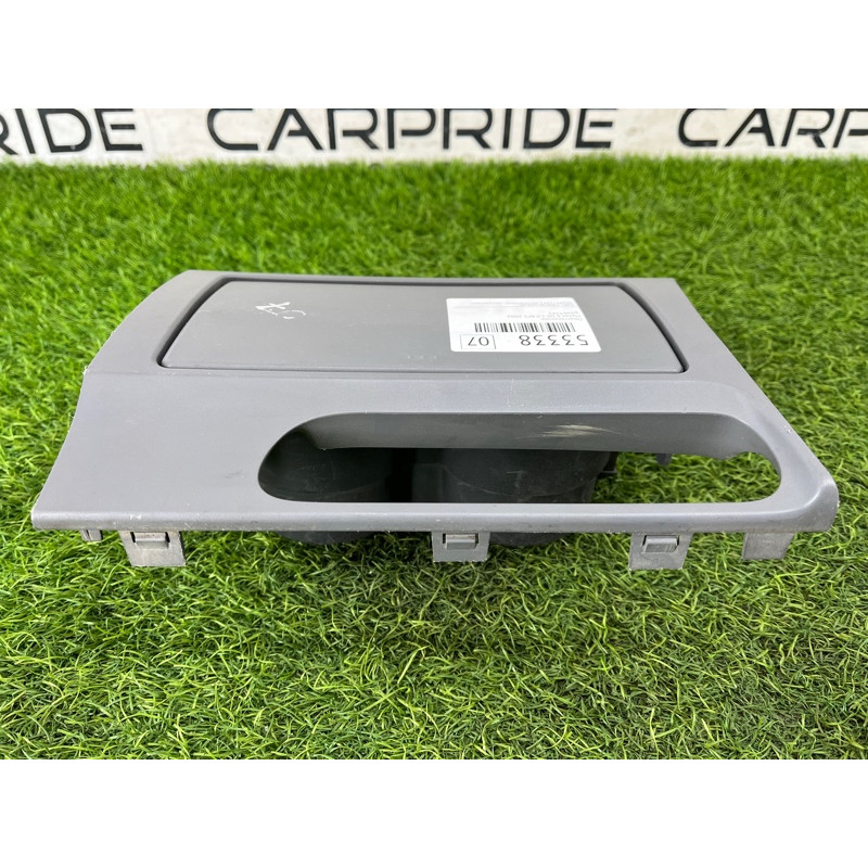 Підстаканник (салон) Mazda 6 GG 2004 2.0 RF5 gj6a64361