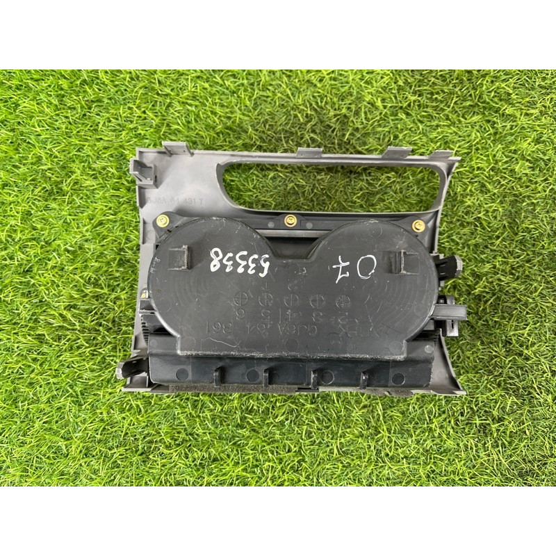 Підстаканник (салон) Mazda 6 GG 2004 2.0 RF5 gj6a64361