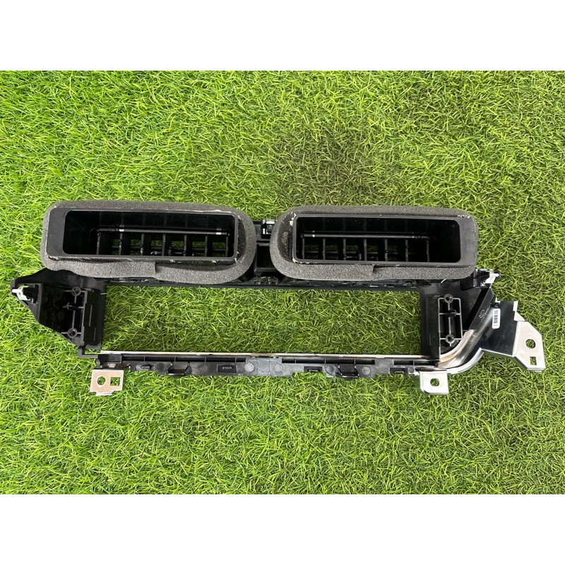 Центральный дефлектор салона (салон) Nissan Rogue T33 2023 1.5 KR15DDT 687506RY3A