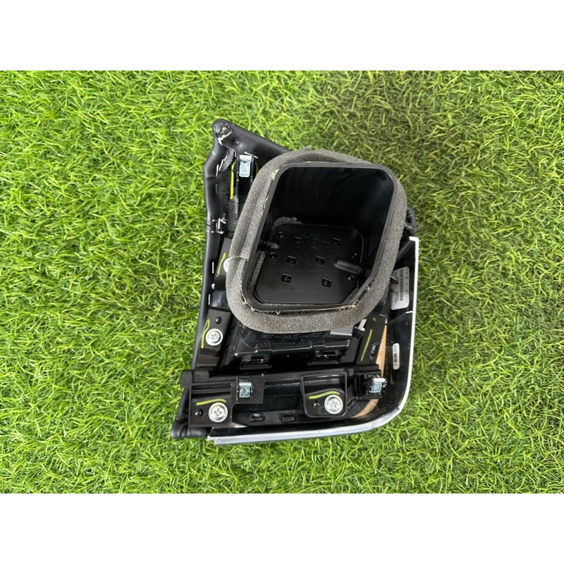 Дефлектор воздуховода (салон) Nissan Rogue T33 2023 1.5 KR15DDT 687616RR2A