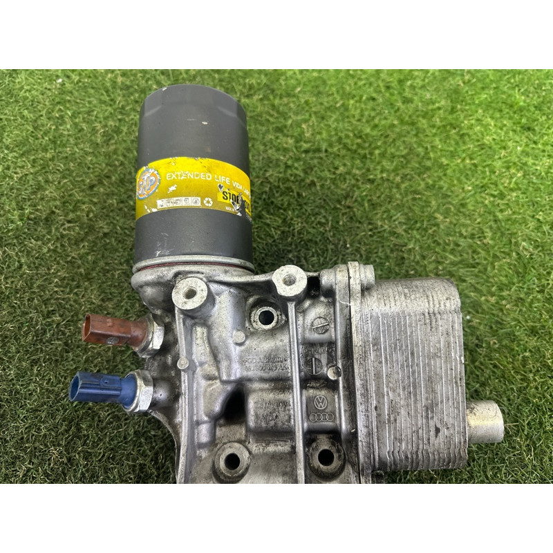 Корпус масляного фильтра (двигатель и элементы) AUDI A4 B8 2014 2.0 TFSI 06J903143AK