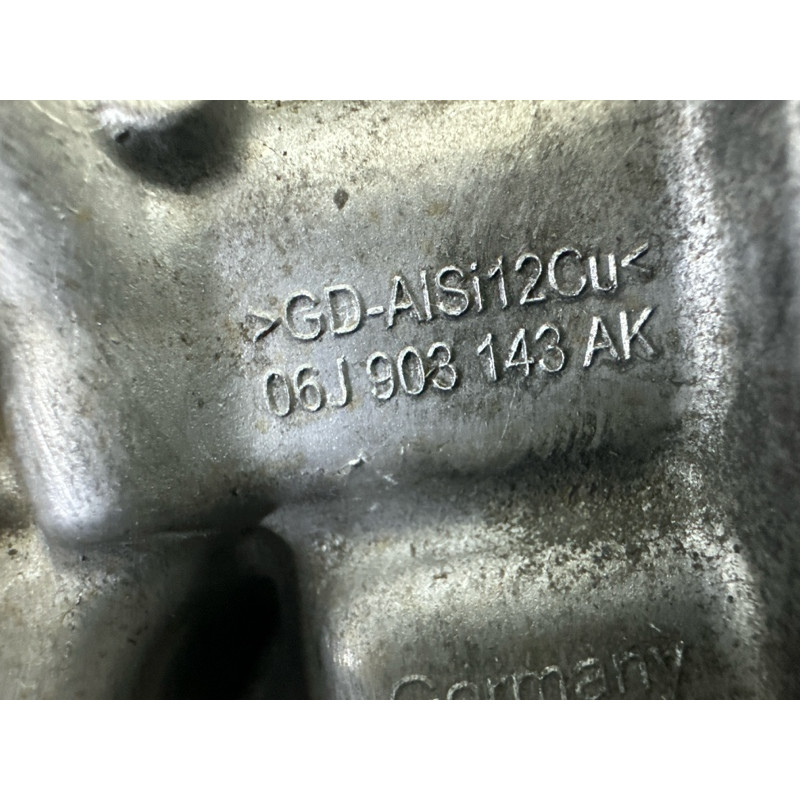 Корпус масляного фильтра (двигатель и элементы) AUDI A4 B8 2014 2.0 TFSI 06J903143AK