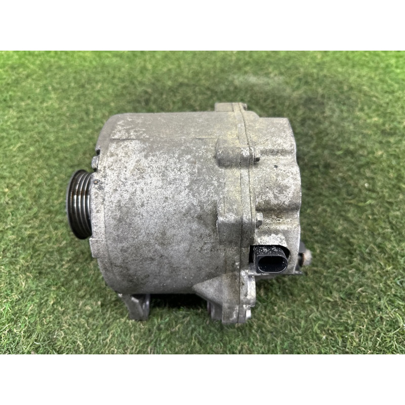 Генератор (электрика) AUDI Q7 4L 2011 3.0 TFSi 06E903015B