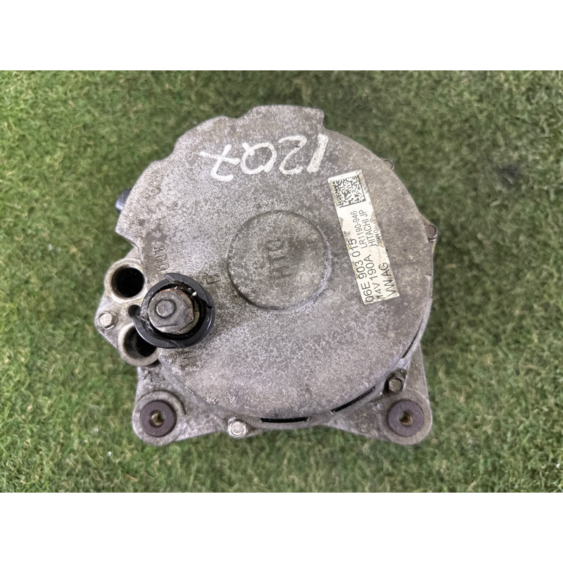 Генератор (электрика) AUDI Q7 4L 2011 3.0 TFSi 06E903015B